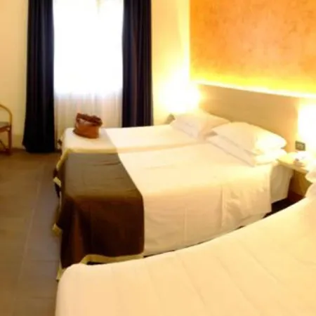 Hotell Ambra 3*