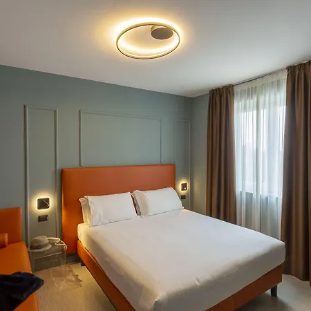 Ambra Hotell 3*