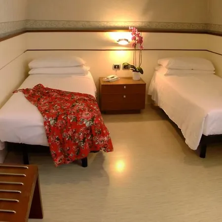 Ambra Szálloda Quarto dʼAltino