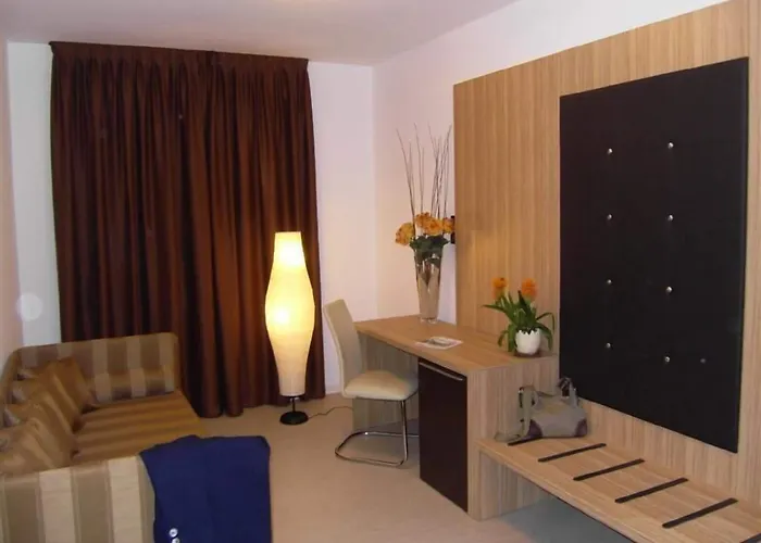 Ambra Szálloda Quarto dʼAltino