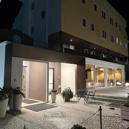 Ambra Hotel Quarto dʼAltino