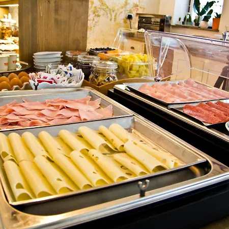 Hotel Ambra 3*
